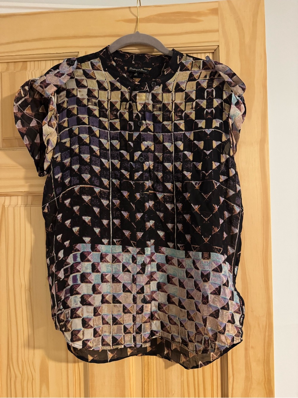 Button-Front Geometric Print Blouse in Black Multi